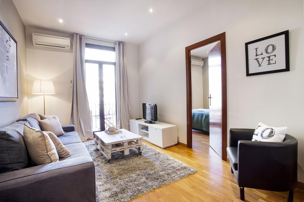Apartments Barcelona & Home Deco Viladomat — Fotos 1